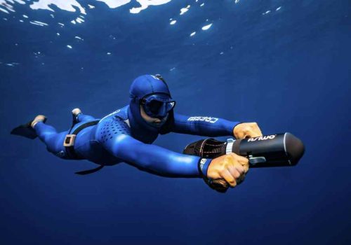 Discover the Thrills of an Underwater Scooter in Mauritius